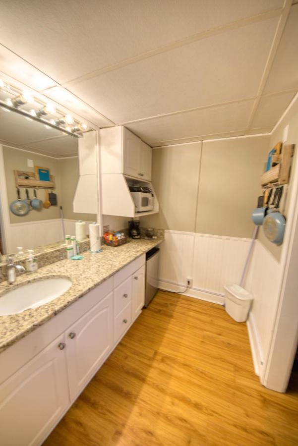 Waterway View Studio 2 W/ Pool, 1 Mile To Wrightsville Beach Wilmington Eksteriør bilde